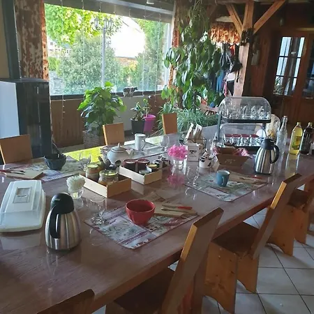 Indépendant Avec Services De Maison D'hôtes, Linge Et Ménage Inclus - Accès Parc Et Privés - Table D'hôtes Some Days Only Affittacamere