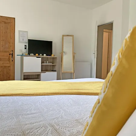 D'hotes Avec Cuisine Au De La Raviege - Les Tables Aux Vaches Pensjonat 3*