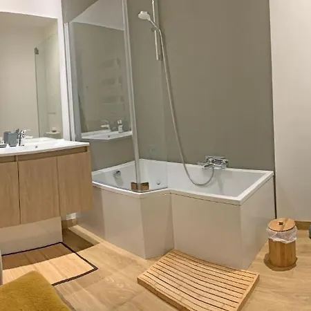 Indépendant Avec Services De Maison D'hôtes, Linge Et Ménage Inclus - Accès Parc Et Privés - Table D'hôtes Some Days Only 3*