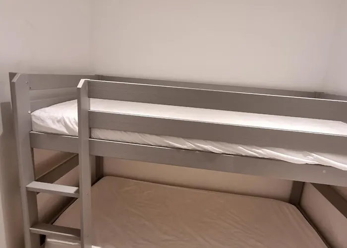 Pensión Appartement indépendant avec services de maison d'hôtes, linge et ménage inclus - Accès parc et plage privés - Table d'hôtes some days only La Salvetat-sur-Agout