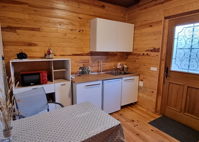 Appartement indépendant avec services de maison d'hôtes, linge et ménage inclus - Accès parc et plage privés - Table d'hôtes some days only 3* La Salvetat-sur-Agout