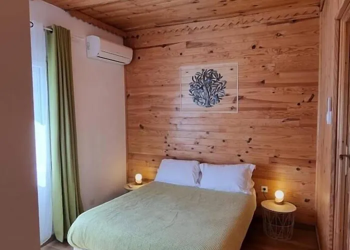 Appartement indépendant avec services de maison d'hôtes, linge et ménage inclus - Accès parc et plage privés - Table d'hôtes some days only