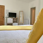 D'hotes Avec Cuisine Au De La Raviege - Les Tables Aux Vaches Guest house 3*